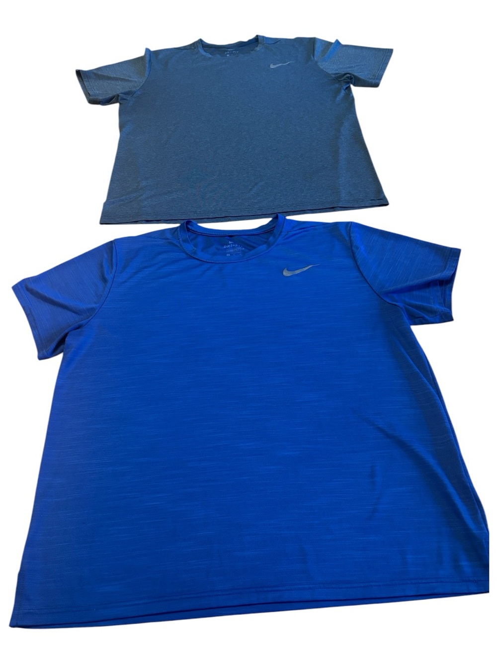 Nike Men’s Extra Large Short Sleeve Performance Tees in Blue and Charcoal